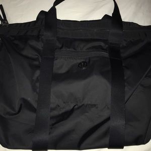 Lululemon workout bag- great condition
